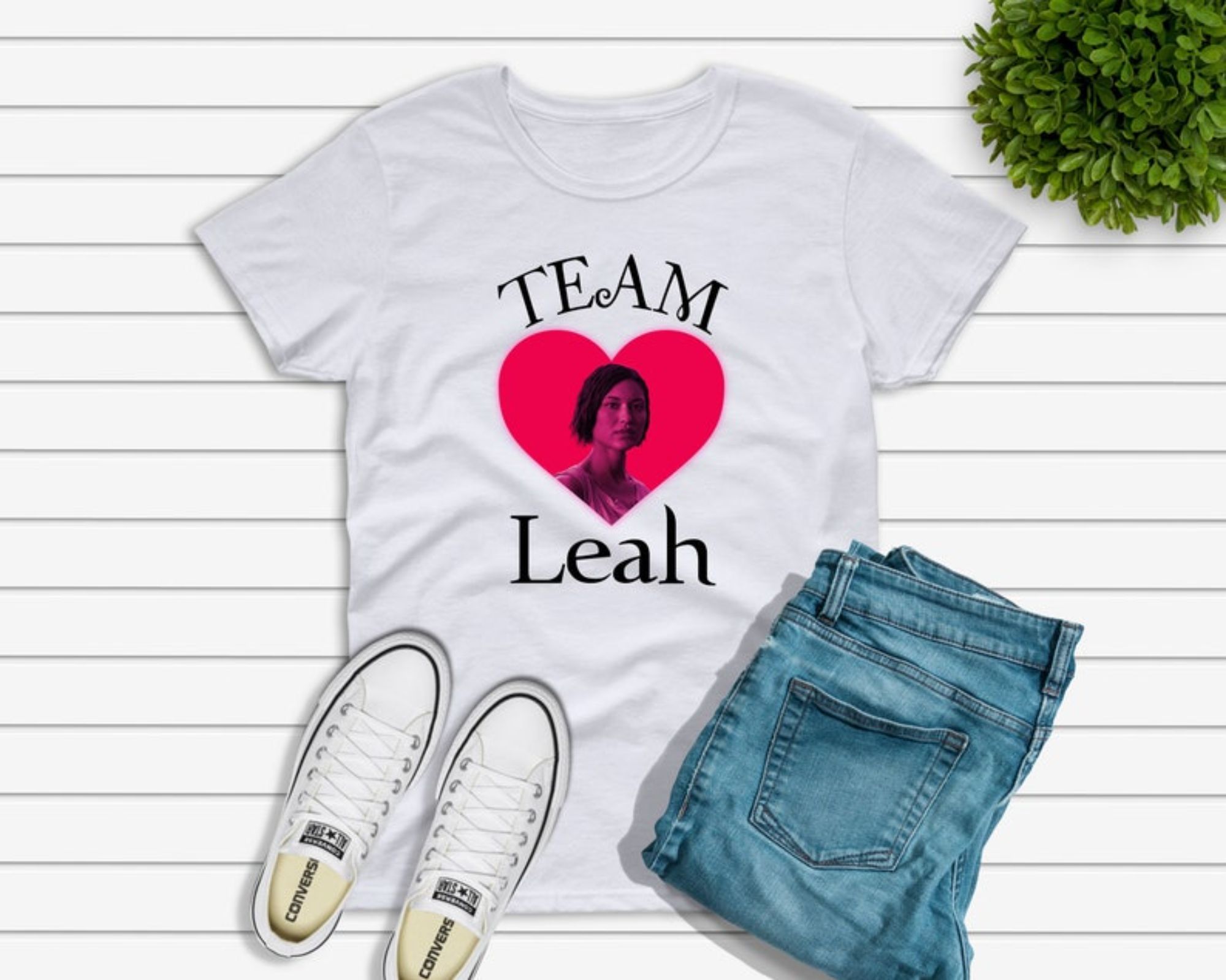 Lang Microbe side Leah Clearwater- Team Leah – Twilight inspired Tee – Tshirt – Tee – Aesthetic  T-Shirt