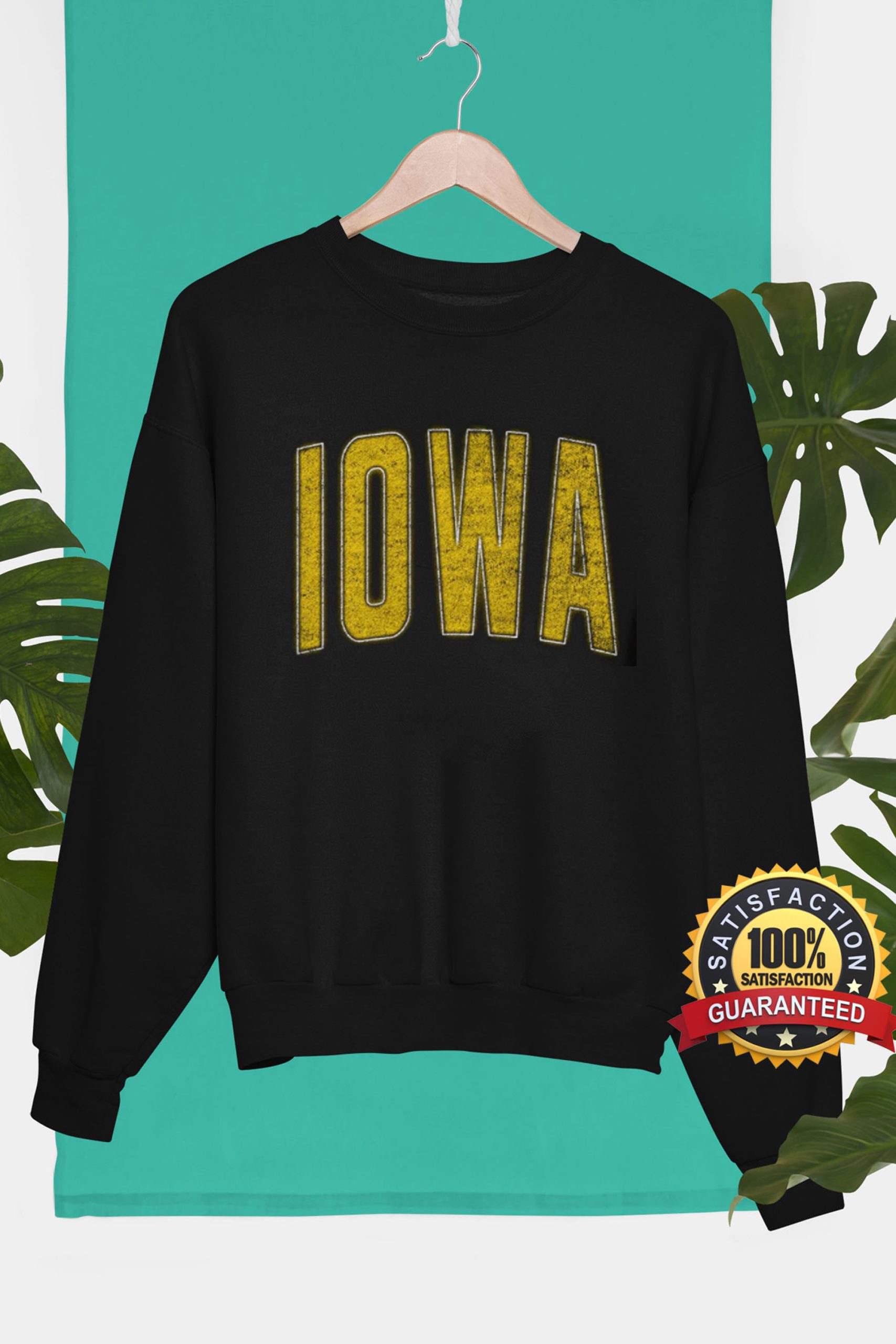 Iowa Unisex Heavy Blend Crewneck Sweatshirt Distressed look